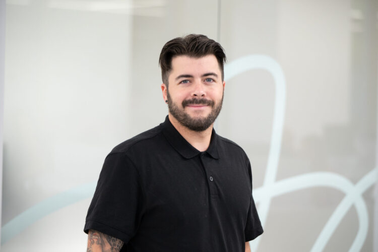 Alex-Olivier Adam Conseiller principal, Services aux entreprises Fédération des chambres de commerce du Québec FCCQ