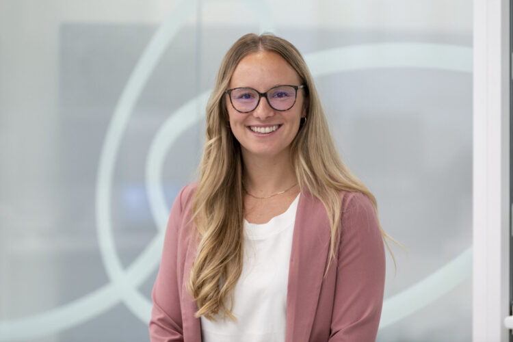 Marika Hallé Perry-Directrice, Services aux entreprises-Fédération des chambres de commerce du Québec